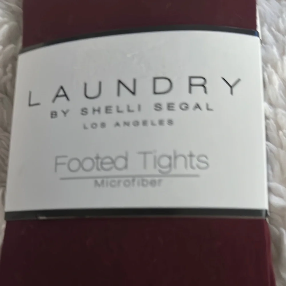 NWT Laundry by Shelli Segal - 2 Pairs of Tights Size L